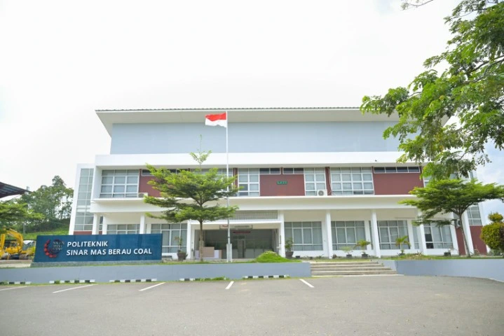 Gedung poltek 2 (Small)